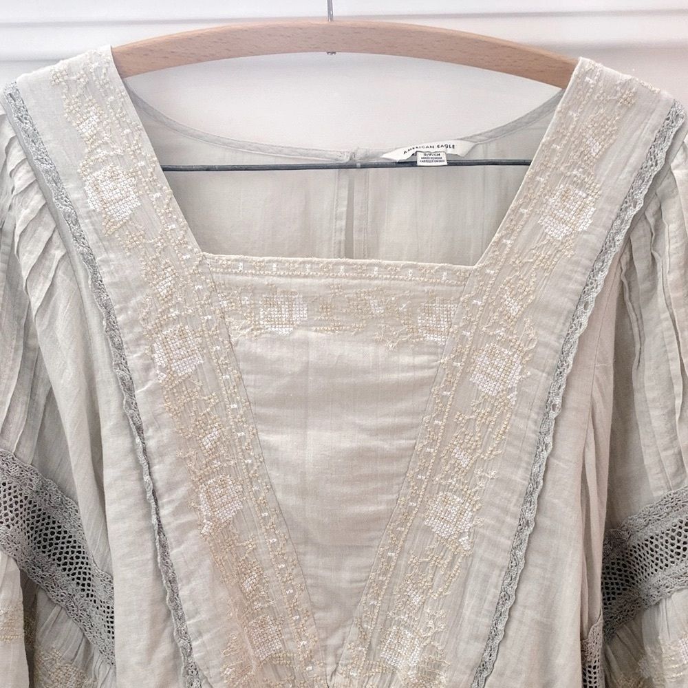 AMERICAN EAGLE Embroidered Bell Sleeve Blouse Women’s Small Boho Peasant Hippie - Picture 3 of 13